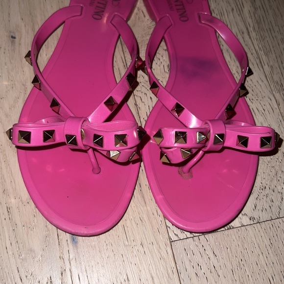 Valentino Garavani rockstud rubber thong - Picture 3 of 4